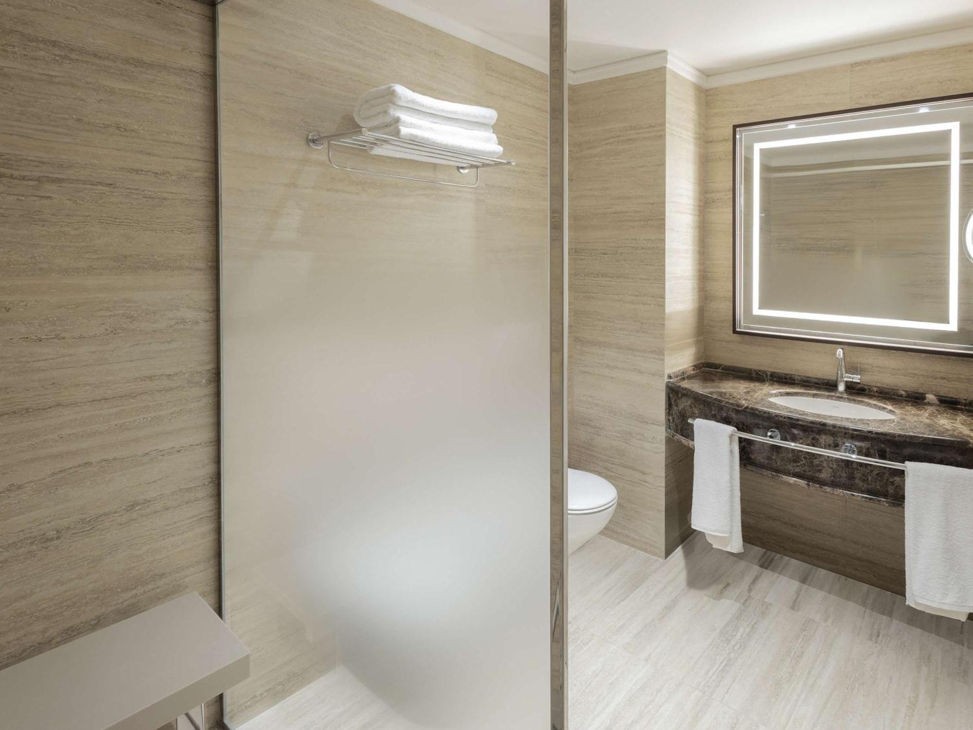 Hotel Oran Bay Managed By Accor Bagian luar foto