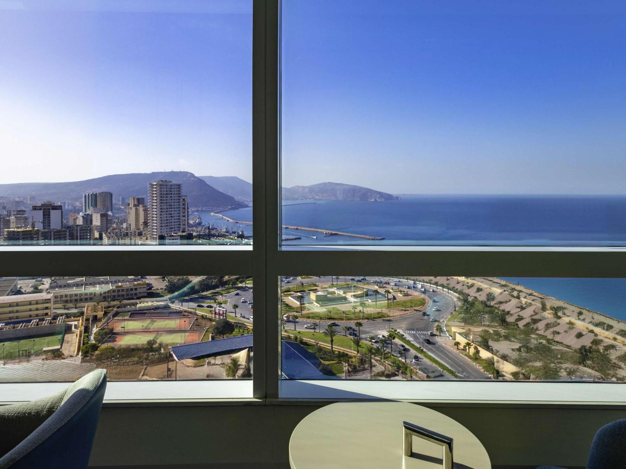 Hotel Oran Bay Managed By Accor Bagian luar foto