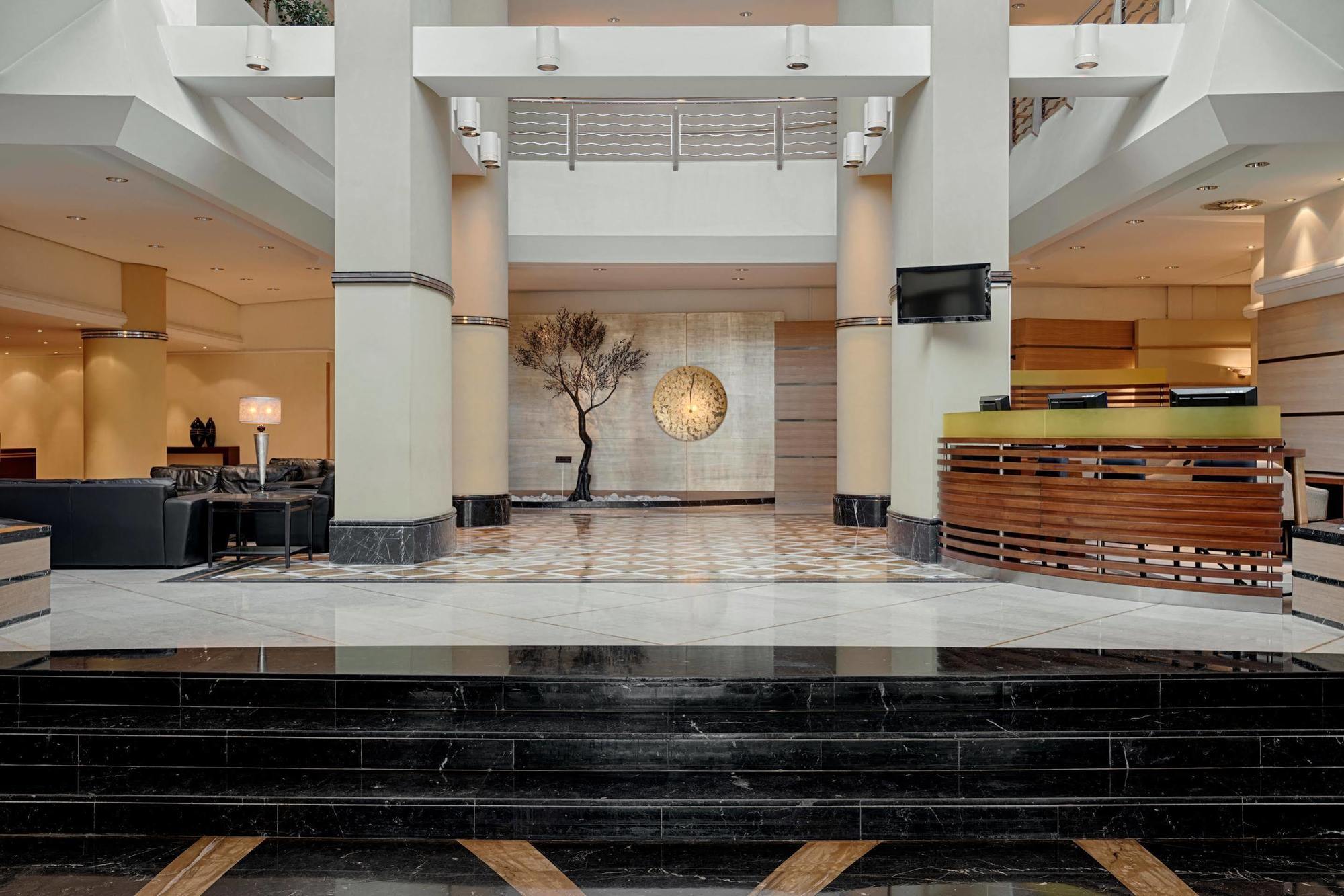 Hotel Oran Bay Managed By Accor Bagian luar foto